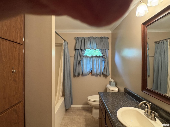 822 24TH Street, Murphysboro, Illinois 62966, 3 Bedrooms Bedrooms, 0 ,2 BathroomsBathrooms,Residential,For Sale,24TH,0,RMAEB458553