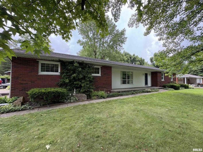 822 24TH Street, Murphysboro, Illinois 62966, 3 Bedrooms Bedrooms, 0 ,2 BathroomsBathrooms,Residential,For Sale,24TH,0,RMAEB458553