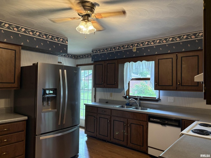 822 24TH Street, Murphysboro, Illinois 62966, 3 Bedrooms Bedrooms, 0 ,2 BathroomsBathrooms,Residential,For Sale,24TH,0,RMAEB458553