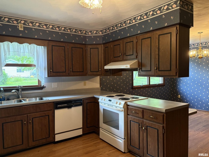 822 24TH Street, Murphysboro, Illinois 62966, 3 Bedrooms Bedrooms, 0 ,2 BathroomsBathrooms,Residential,For Sale,24TH,0,RMAEB458553