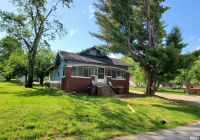 724 Carico Street, Carbondale, Illinois 62901, 2 Bedrooms Bedrooms, 0 ,1 BathroomBathrooms,Residential,For Sale,Carico,0,RMAEB458565