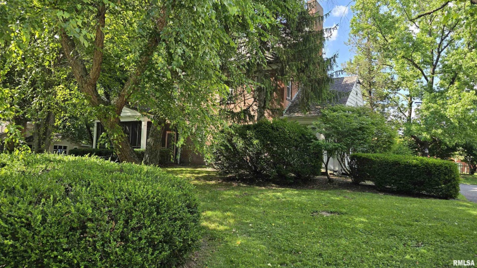 930 WALNUT Street, Carbondale, Illinois 62901, 3 Bedrooms Bedrooms, 0 ,2 BathroomsBathrooms,Residential,For Sale,WALNUT,0,RMAEB458568