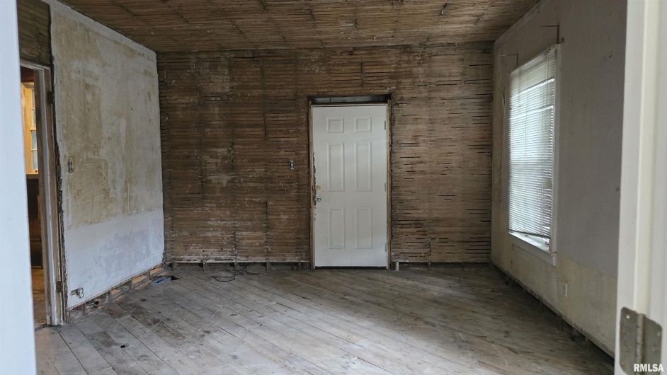930 WALNUT Street, Carbondale, Illinois 62901, 3 Bedrooms Bedrooms, 0 ,2 BathroomsBathrooms,Residential,For Sale,WALNUT,0,RMAEB458568
