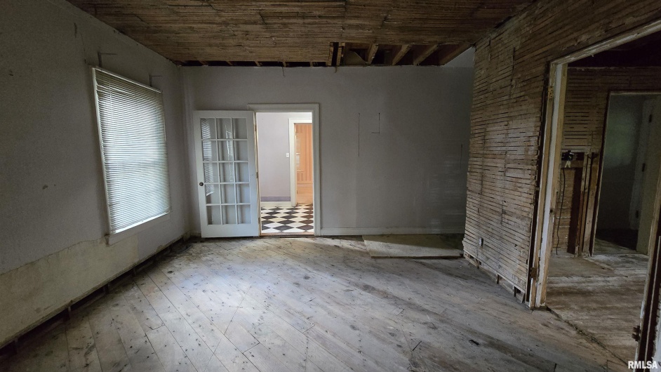 930 WALNUT Street, Carbondale, Illinois 62901, 3 Bedrooms Bedrooms, 0 ,2 BathroomsBathrooms,Residential,For Sale,WALNUT,0,RMAEB458568