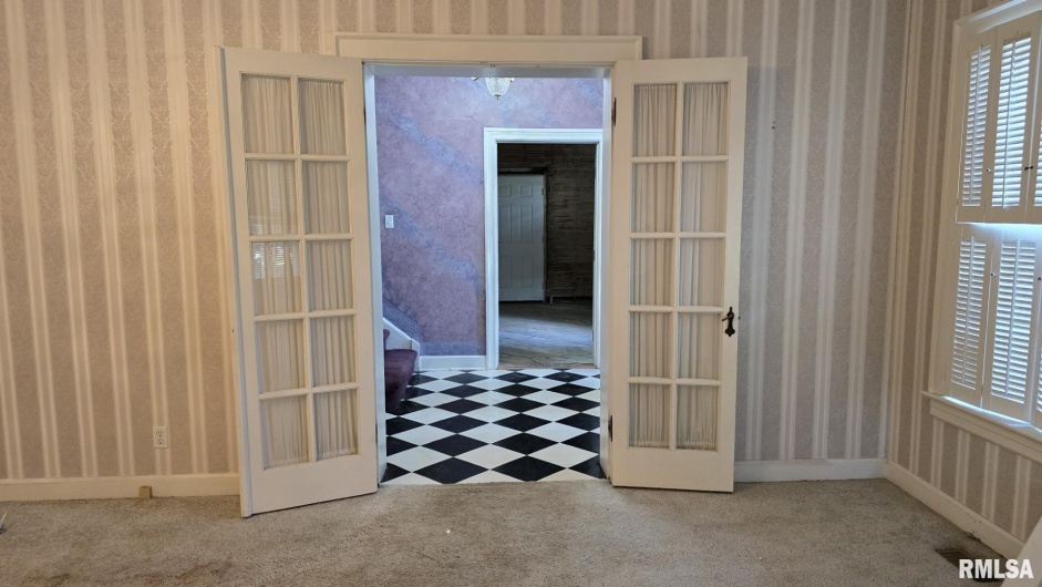 930 WALNUT Street, Carbondale, Illinois 62901, 3 Bedrooms Bedrooms, 0 ,2 BathroomsBathrooms,Residential,For Sale,WALNUT,0,RMAEB458568