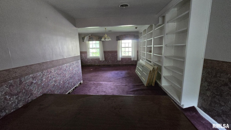 930 WALNUT Street, Carbondale, Illinois 62901, 3 Bedrooms Bedrooms, 0 ,2 BathroomsBathrooms,Residential,For Sale,WALNUT,0,RMAEB458568