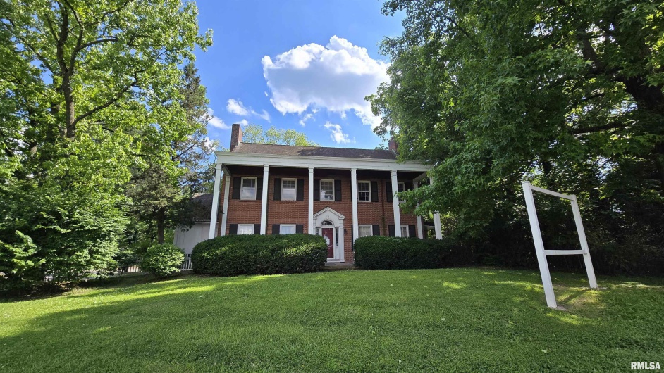 930 WALNUT Street, Carbondale, Illinois 62901, 3 Bedrooms Bedrooms, 0 ,2 BathroomsBathrooms,Residential,For Sale,WALNUT,0,RMAEB458568