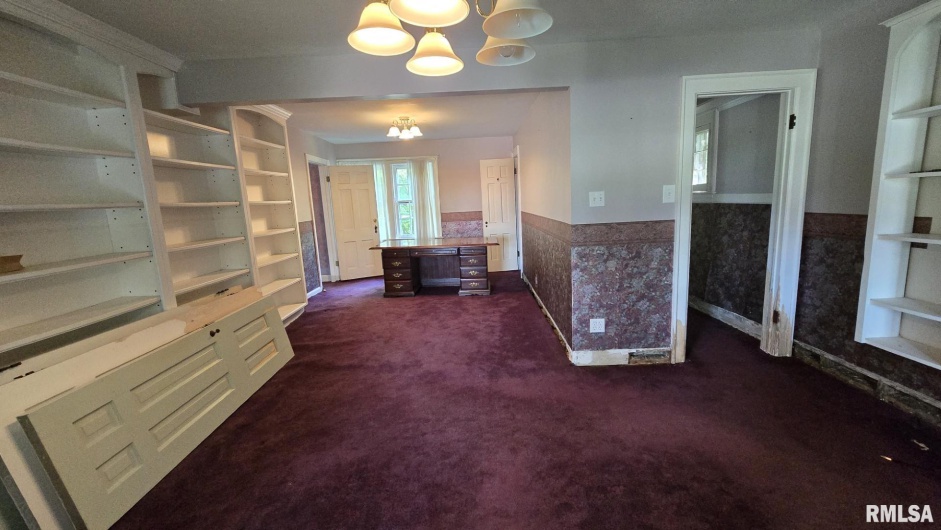 930 WALNUT Street, Carbondale, Illinois 62901, 3 Bedrooms Bedrooms, 0 ,2 BathroomsBathrooms,Residential,For Sale,WALNUT,0,RMAEB458568