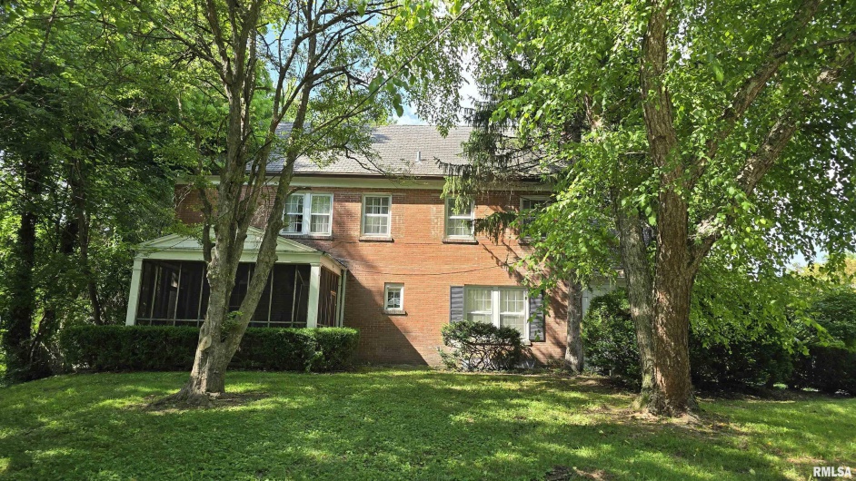 930 WALNUT Street, Carbondale, Illinois 62901, 3 Bedrooms Bedrooms, 0 ,2 BathroomsBathrooms,Residential,For Sale,WALNUT,0,RMAEB458568