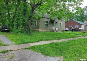 521 ALLYN Street, Carbondale, Illinois 62901, 2 Bedrooms Bedrooms, 0 ,1 BathroomBathrooms,Residential,For Sale,ALLYN,0,RMAEB458569