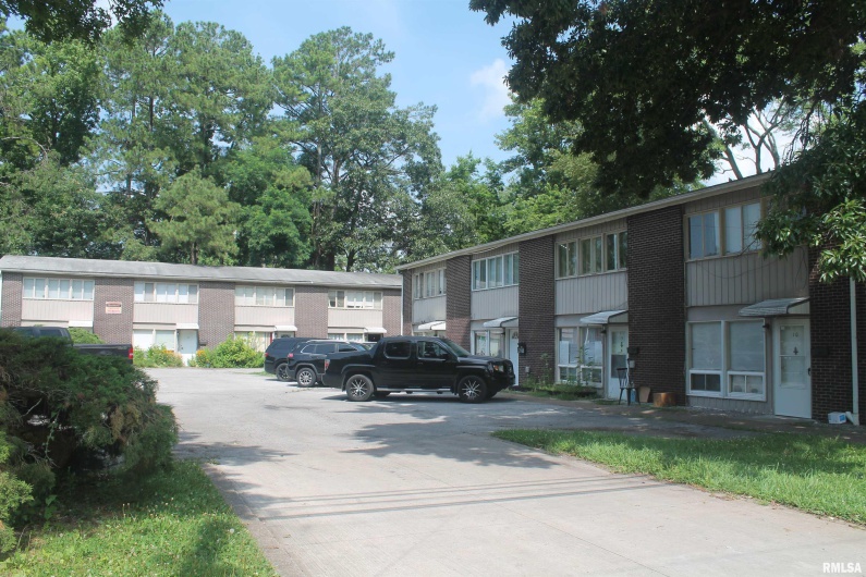 604 OAKLAND Avenue, Carbondale, Illinois 62901, 0 , 0 ,0,Residential Income,For Sale,OAKLAND,0,RMAEB458575