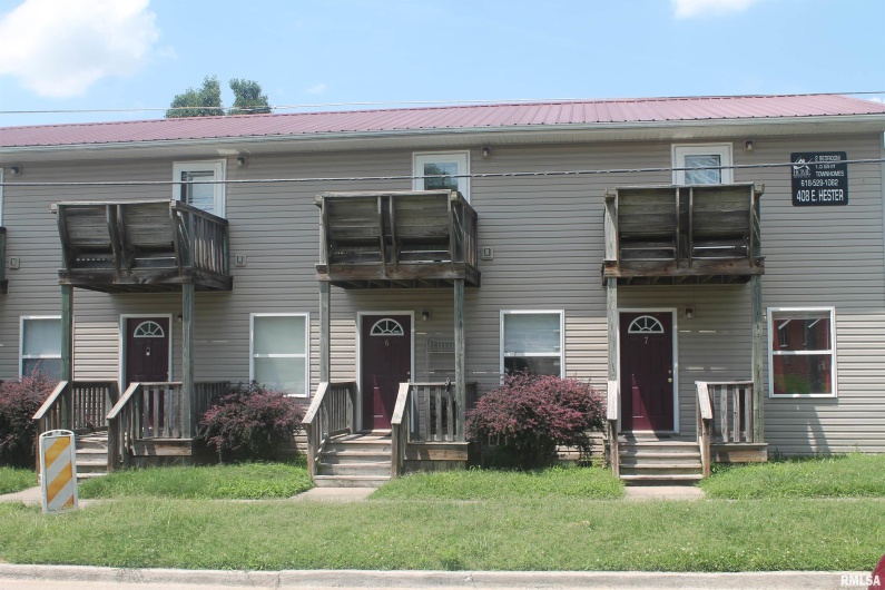 402-408 HESTER Street, Carbondale, Illinois 62901, 0 , 0 ,0,Residential Income,For Sale,HESTER,0,RMAEB458572