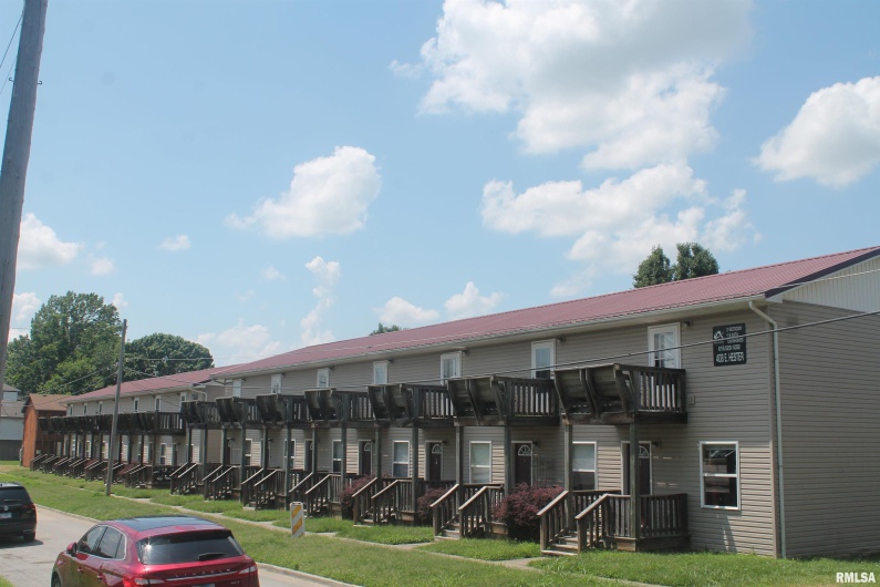 402-408 HESTER Street, Carbondale, Illinois 62901, 0 , 0 ,0,Residential Income,For Sale,HESTER,0,RMAEB458572