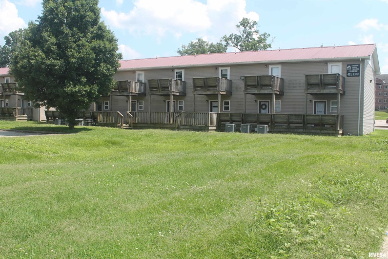 402-408 HESTER Street, Carbondale, Illinois 62901, 0 , 0 ,0,Residential Income,For Sale,HESTER,0,RMAEB458572