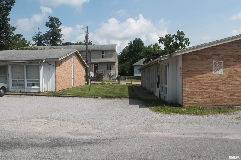 511 Rawlings Street, Carbondale, Illinois 62901, 0 , 0 ,0,Residential Income,For Sale,Rawlings,0,RMAEB458576