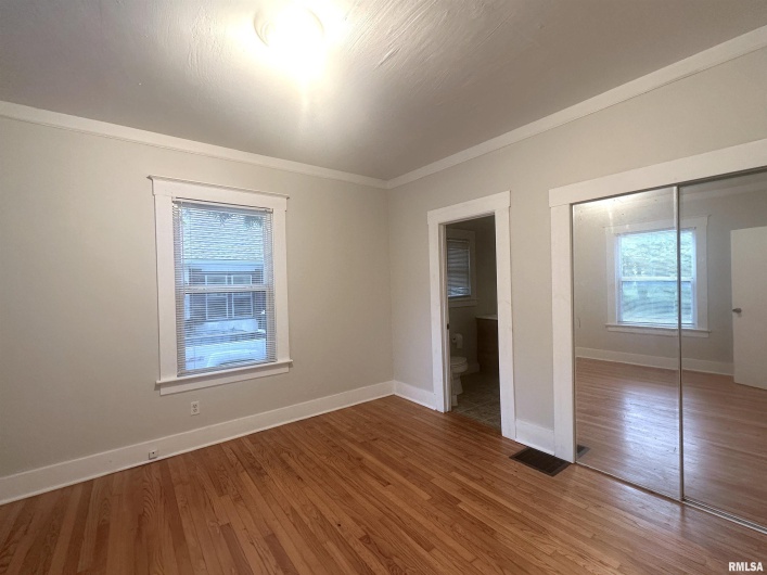 604 WALNUT Street, Carbondale, Illinois 62901, 3 Bedrooms Bedrooms, 0 ,2 BathroomsBathrooms,Residential,For Sale,WALNUT,0,RMAEB458581