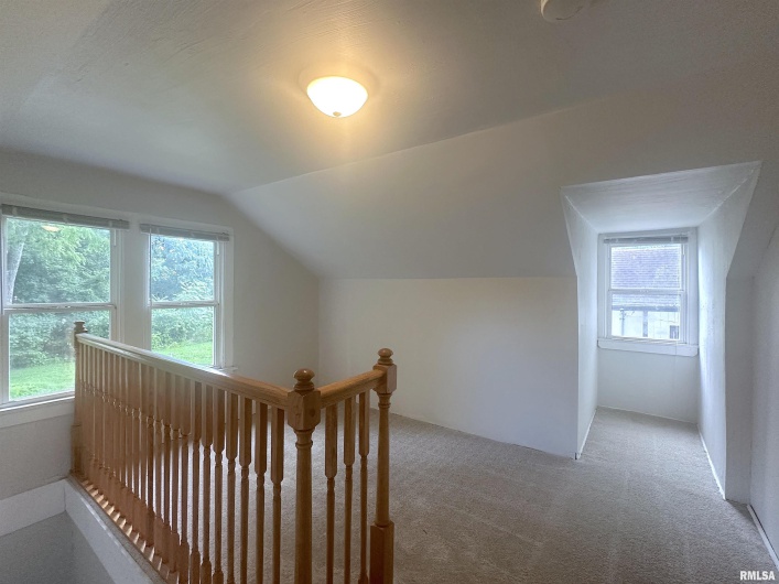 604 WALNUT Street, Carbondale, Illinois 62901, 3 Bedrooms Bedrooms, 0 ,2 BathroomsBathrooms,Residential,For Sale,WALNUT,0,RMAEB458581