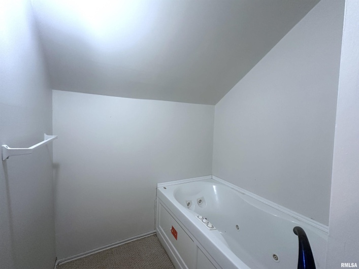 604 WALNUT Street, Carbondale, Illinois 62901, 3 Bedrooms Bedrooms, 0 ,2 BathroomsBathrooms,Residential,For Sale,WALNUT,0,RMAEB458581