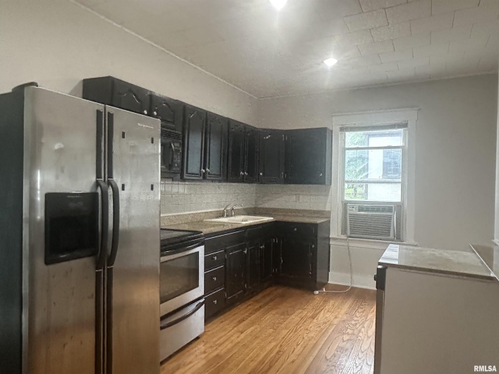 604 WALNUT Street, Carbondale, Illinois 62901, 3 Bedrooms Bedrooms, 0 ,2 BathroomsBathrooms,Residential,For Sale,WALNUT,0,RMAEB458581