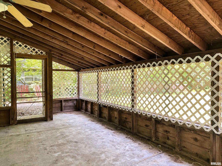 607 SKYLINE Drive, Carbondale, Illinois 62901, 3 Bedrooms Bedrooms, 0 ,1 BathroomBathrooms,Residential,For Sale,SKYLINE,0,RMAEB457196