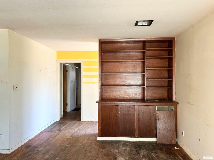 607 SKYLINE Drive, Carbondale, Illinois 62901, 3 Bedrooms Bedrooms, 0 ,1 BathroomBathrooms,Residential,For Sale,SKYLINE,0,RMAEB457196