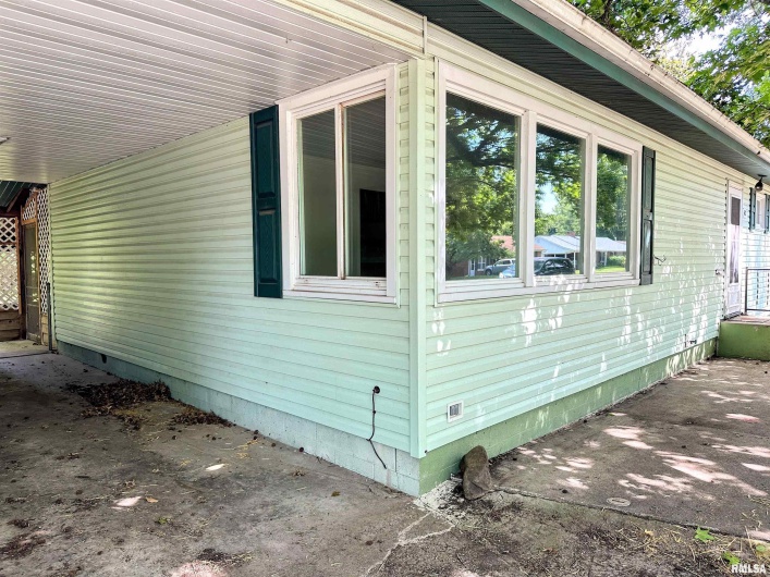 607 SKYLINE Drive, Carbondale, Illinois 62901, 3 Bedrooms Bedrooms, 0 ,1 BathroomBathrooms,Residential,For Sale,SKYLINE,0,RMAEB457196