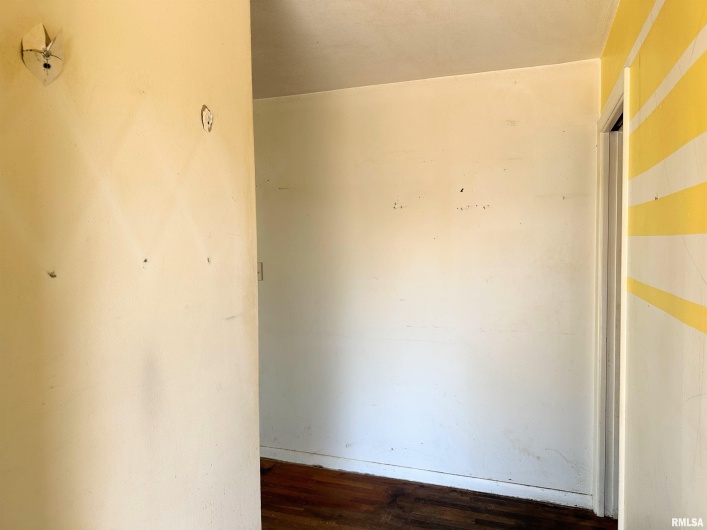 607 SKYLINE Drive, Carbondale, Illinois 62901, 3 Bedrooms Bedrooms, 0 ,1 BathroomBathrooms,Residential,For Sale,SKYLINE,0,RMAEB457196
