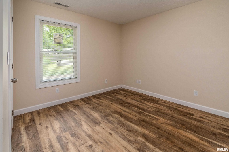 801 Crain Street, Carterville, Illinois 62918, 3 Bedrooms Bedrooms, 0 ,2 BathroomsBathrooms,Residential,For Sale,Crain,0,RMAEB458593