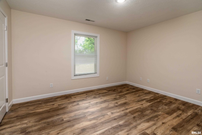 801 Crain Street, Carterville, Illinois 62918, 3 Bedrooms Bedrooms, 0 ,2 BathroomsBathrooms,Residential,For Sale,Crain,0,RMAEB458593