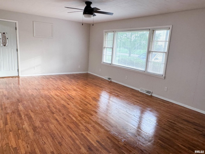 720 State Route 127 Highway, Tamms, Illinois 62988, 3 Bedrooms Bedrooms, 0 ,1 BathroomBathrooms,Residential,For Sale,State Route 127,0,RMAEB458595