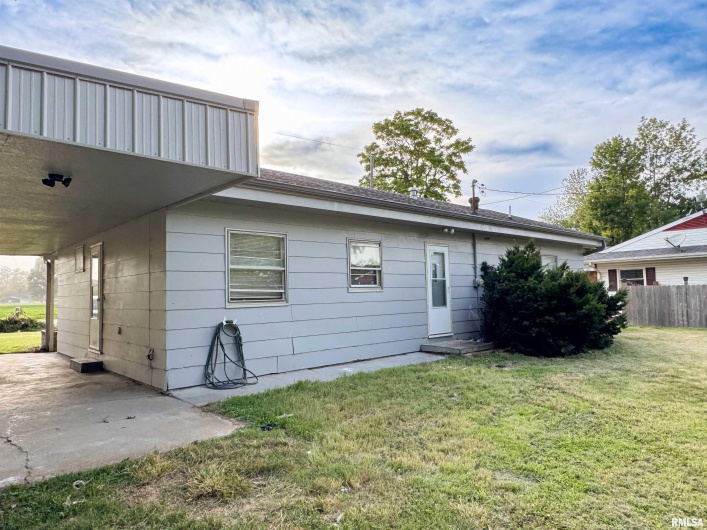 720 State Route 127 Highway, Tamms, Illinois 62988, 3 Bedrooms Bedrooms, 0 ,1 BathroomBathrooms,Residential,For Sale,State Route 127,0,RMAEB458595