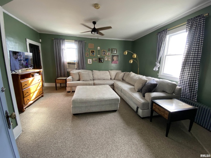 221 POPLAR Street, Harrisburg, Illinois 62946-1421, 4 Bedrooms Bedrooms, 0 ,2 BathroomsBathrooms,Residential,For Sale,POPLAR,0,RMAEB458414
