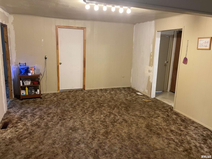 822 Kennicott Street, Carbondale, Illinois 62901, 3 Bedrooms Bedrooms, 0 ,1 BathroomBathrooms,Residential,For Sale,Kennicott,0,RMAQC4264839