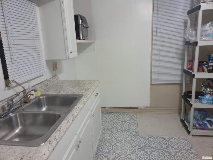 822 Kennicott Street, Carbondale, Illinois 62901, 3 Bedrooms Bedrooms, 0 ,1 BathroomBathrooms,Residential,For Sale,Kennicott,0,RMAQC4264839