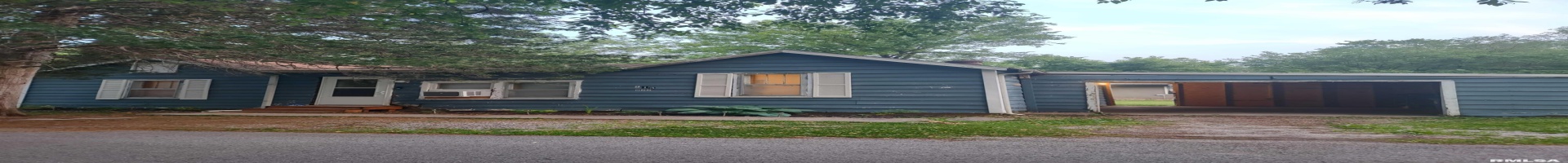 Residential For Sale 822 Kennicott Street, Carbondale, Illinois 62901, 3 Bedrooms Bedrooms, ,1 BathroomBathrooms,Residential,For Sale,Kennicott,RMAQC4264839