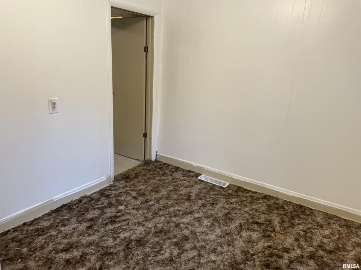 822 Kennicott Street, Carbondale, Illinois 62901, 3 Bedrooms Bedrooms, 0 ,1 BathroomBathrooms,Residential,For Sale,Kennicott,0,RMAQC4264839