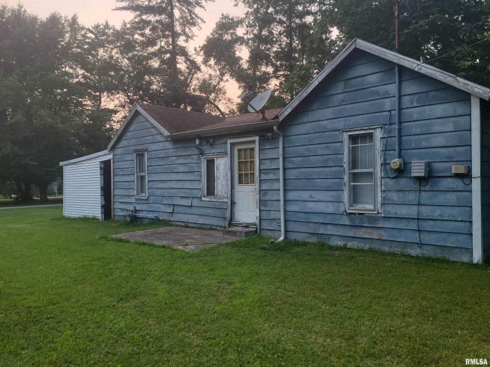 822 Kennicott Street, Carbondale, Illinois 62901, 3 Bedrooms Bedrooms, 0 ,1 BathroomBathrooms,Residential,For Sale,Kennicott,0,RMAQC4264839