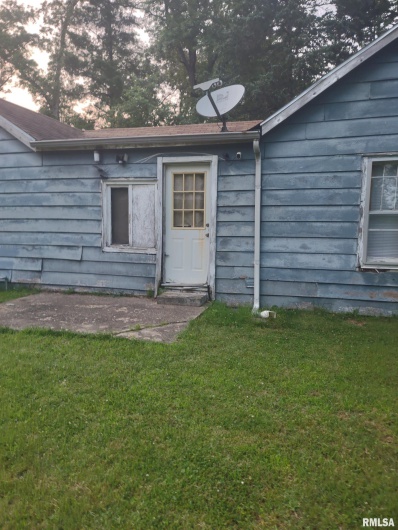 822 Kennicott Street, Carbondale, Illinois 62901, 3 Bedrooms Bedrooms, 0 ,1 BathroomBathrooms,Residential,For Sale,Kennicott,0,RMAQC4264839