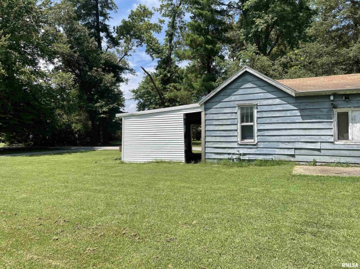 822 Kennicott Street, Carbondale, Illinois 62901, 3 Bedrooms Bedrooms, 0 ,1 BathroomBathrooms,Residential,For Sale,Kennicott,0,RMAQC4264839