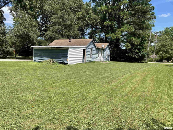 822 Kennicott Street, Carbondale, Illinois 62901, 3 Bedrooms Bedrooms, 0 ,1 BathroomBathrooms,Residential,For Sale,Kennicott,0,RMAQC4264839