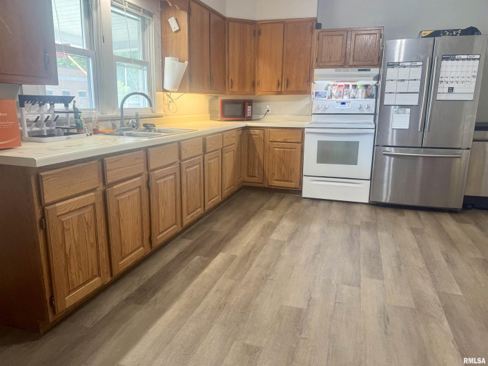 409 MONROE Street, Herrin, Illinois 62948, 2 Bedrooms Bedrooms, 0 ,1 BathroomBathrooms,Residential,For Sale,MONROE,0,RMAQC4264824