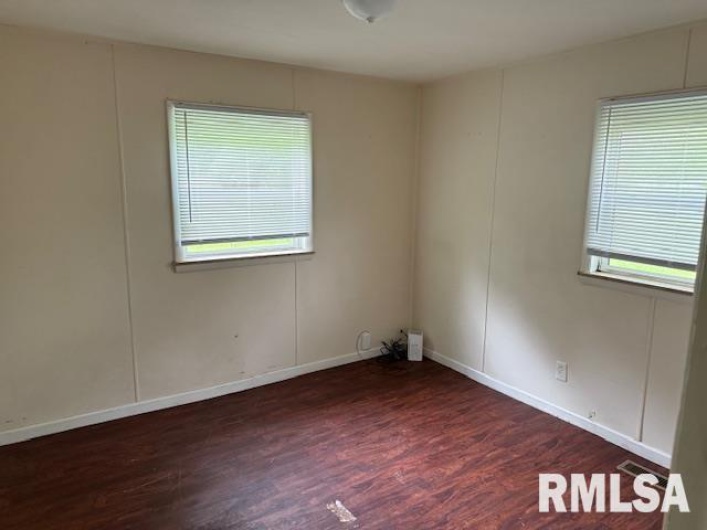 316 Lynda Drive, Carbondale, Illinois 62901, 3 Bedrooms Bedrooms, 0 ,1 BathroomBathrooms,Residential,For Sale,Lynda,0,RMAEB458605