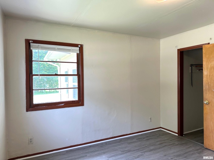 517 FISHER Street, Carbondale, Illinois 62901, 3 Bedrooms Bedrooms, 0 ,1 BathroomBathrooms,Residential,For Sale,FISHER,0,RMAEB458620