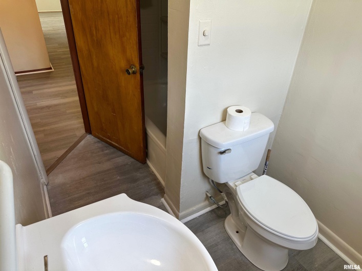 517 FISHER Street, Carbondale, Illinois 62901, 3 Bedrooms Bedrooms, 0 ,1 BathroomBathrooms,Residential,For Sale,FISHER,0,RMAEB458620