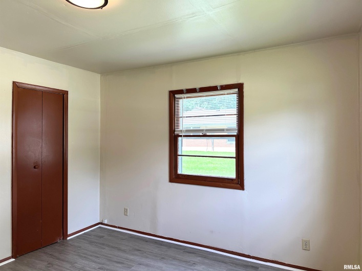 517 FISHER Street, Carbondale, Illinois 62901, 3 Bedrooms Bedrooms, 0 ,1 BathroomBathrooms,Residential,For Sale,FISHER,0,RMAEB458620