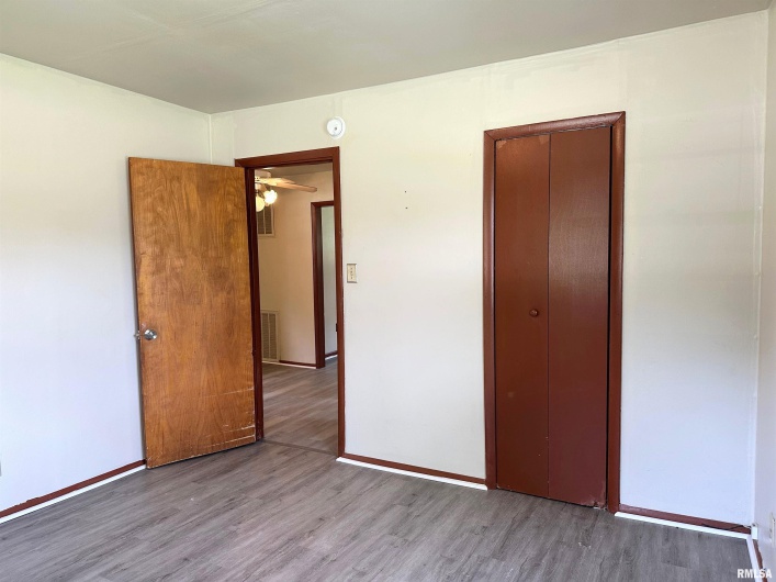 517 FISHER Street, Carbondale, Illinois 62901, 3 Bedrooms Bedrooms, 0 ,1 BathroomBathrooms,Residential,For Sale,FISHER,0,RMAEB458620