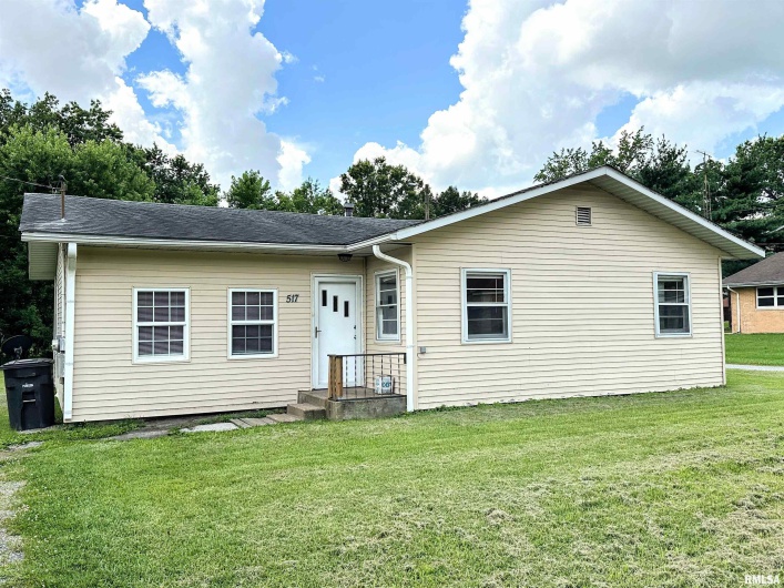 517 FISHER Street, Carbondale, Illinois 62901, 3 Bedrooms Bedrooms, 0 ,1 BathroomBathrooms,Residential,For Sale,FISHER,0,RMAEB458620