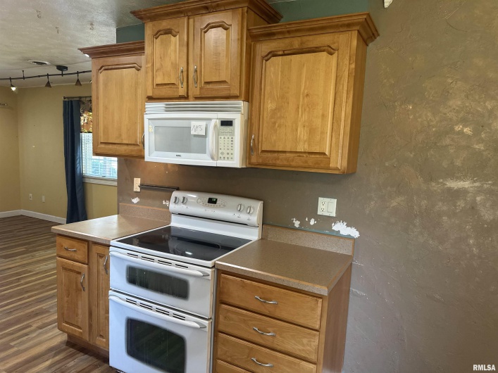 104 MCNEIL Street, Energy, Illinois 62933, 3 Bedrooms Bedrooms, 0 ,3 BathroomsBathrooms,Residential,For Sale,MCNEIL,0,RMAEB458625