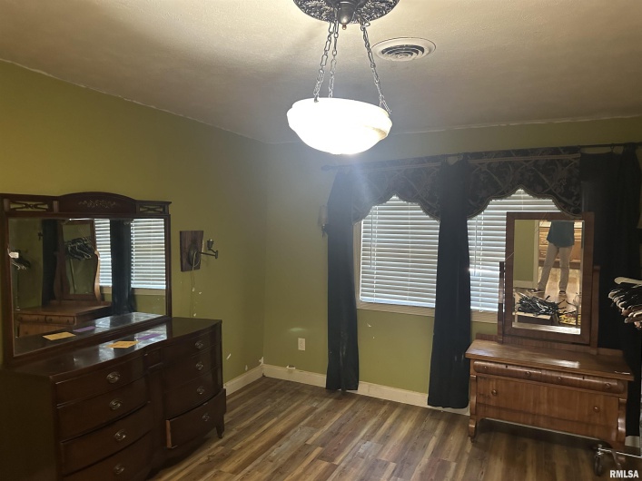 104 MCNEIL Street, Energy, Illinois 62933, 3 Bedrooms Bedrooms, 0 ,3 BathroomsBathrooms,Residential,For Sale,MCNEIL,0,RMAEB458625