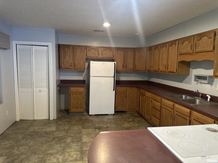 104 MCNEIL Street, Energy, Illinois 62933, 3 Bedrooms Bedrooms, 0 ,3 BathroomsBathrooms,Residential,For Sale,MCNEIL,0,RMAEB458625